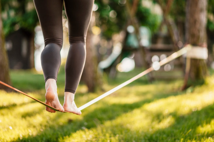 Proč si nevyzkoušet balancování na slackline? Proč si nevyzkoušet balancování na slackline?
