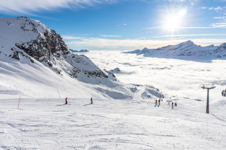 Lyžařská oblast Monterosa je se svými 205 kilometry sjezdovek nejen druhou největší lyžařskou oblastí v Itálii, ale také druhou nejvýše položenou s nadmořskou výškou až 3 275 m.